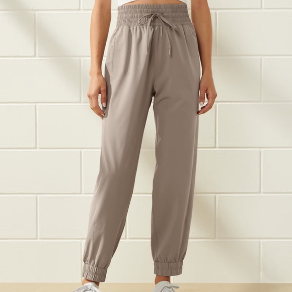 Abercrombie YPB motionTEK jogger - Picture 3 of 3
